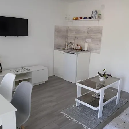 Apartment Miljanovic *